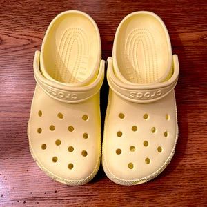 Yellow Crocs - great condition - Size Men’s 7 / Women’s 9